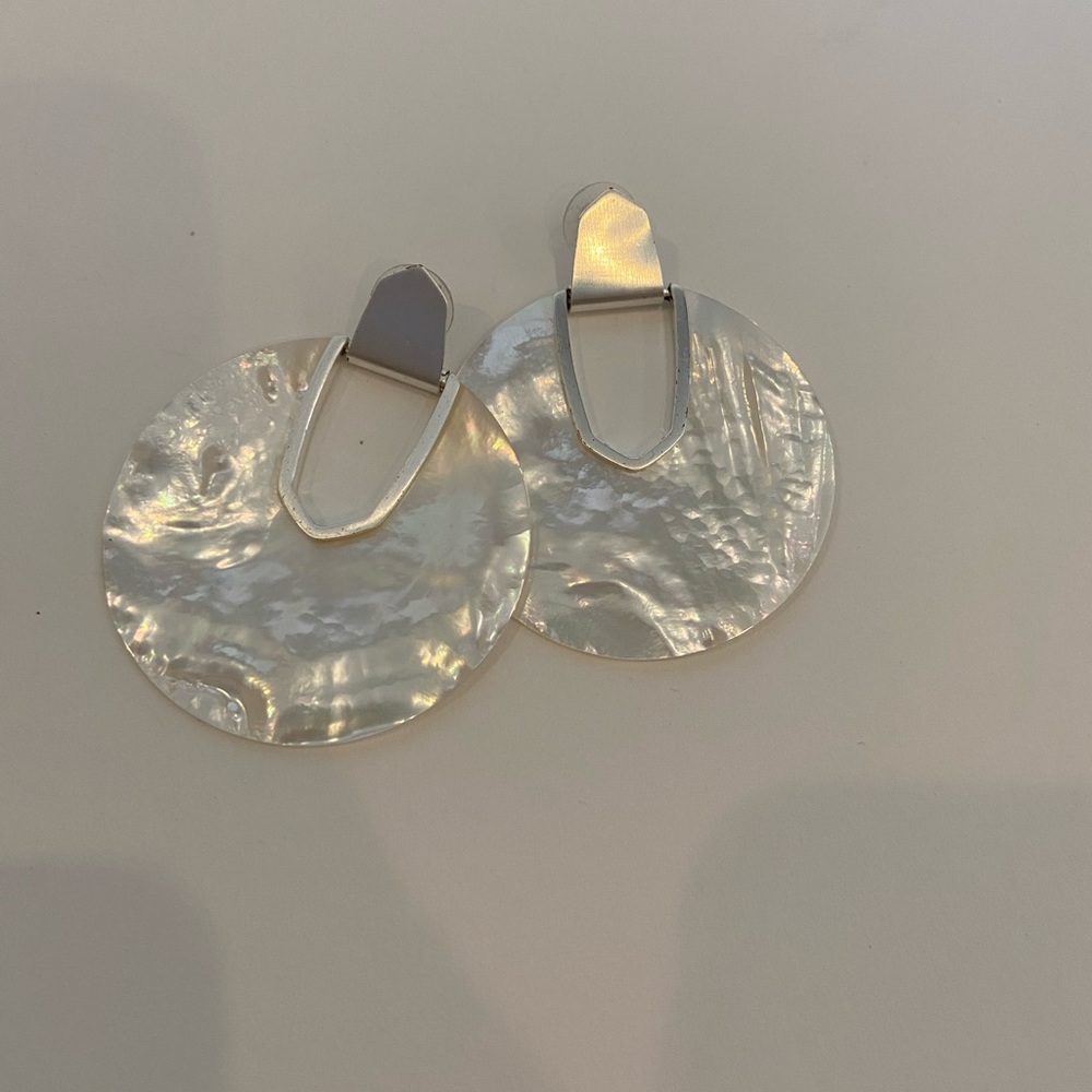 Kendra Scott Mother of Pearl Earing